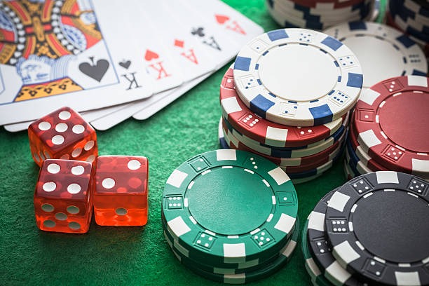 Card hand rankings and point calculation in cawan BandarQ